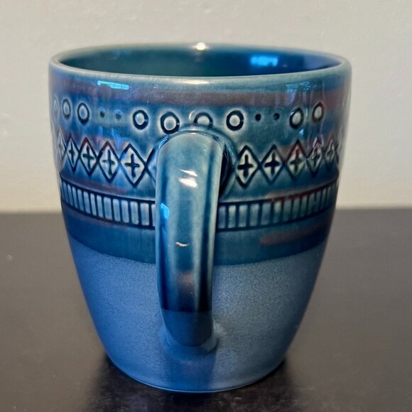 Threshold KINGSLAND Two-Toned Blue Stoneware Mug with Embossed Geometric Design - Picture 3 of 11